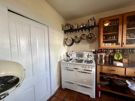 117 Fraser Ave - Alison McGourty 7276