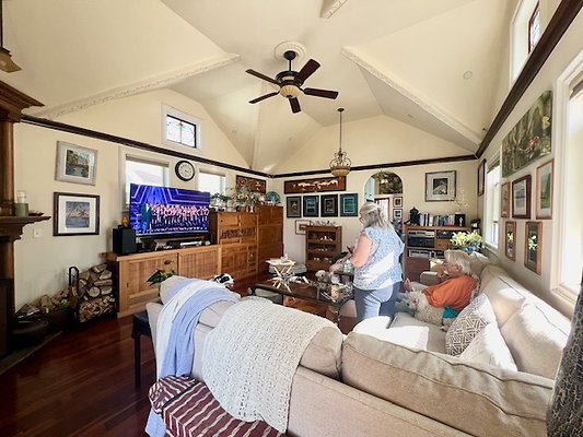 155 Hart Ave - Kathy McIntryre 6859