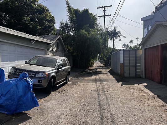 Alley - Milwood Ct. and Lincoln Ct.