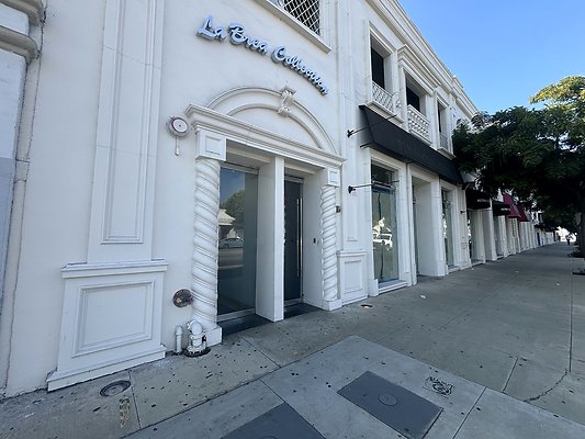 145F N LA Brea Ave