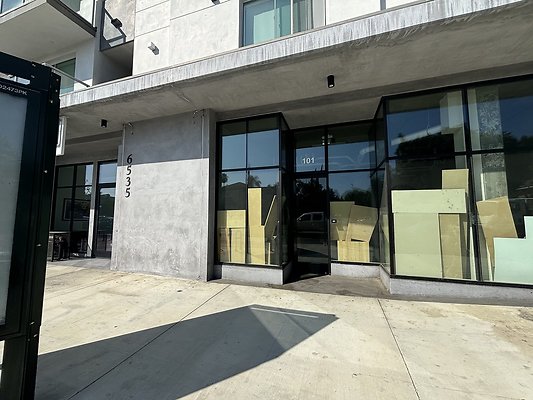 6525 Melrose Ave