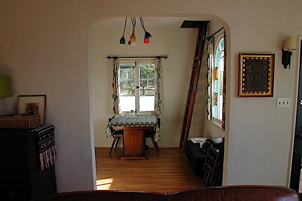 11746 dining 1