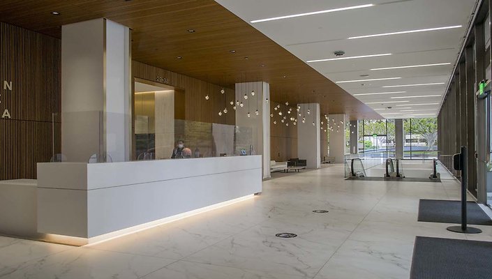 Union-Bank-Plaza-Lobby-009