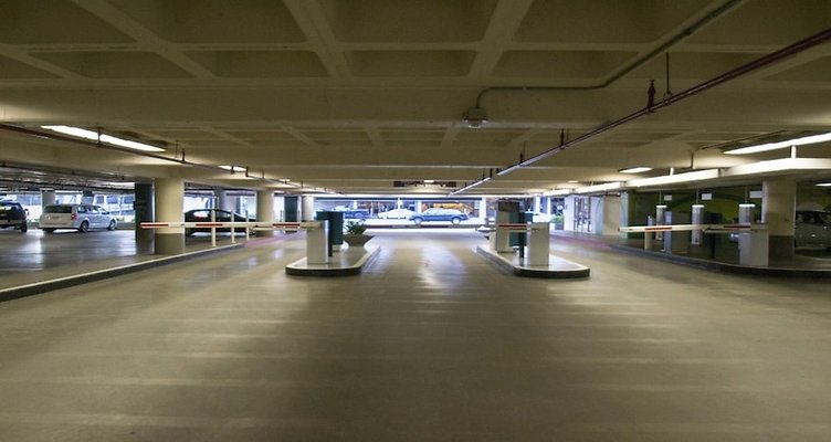 Union-Bank-Plaza-Parking-Street-Level-07-1
