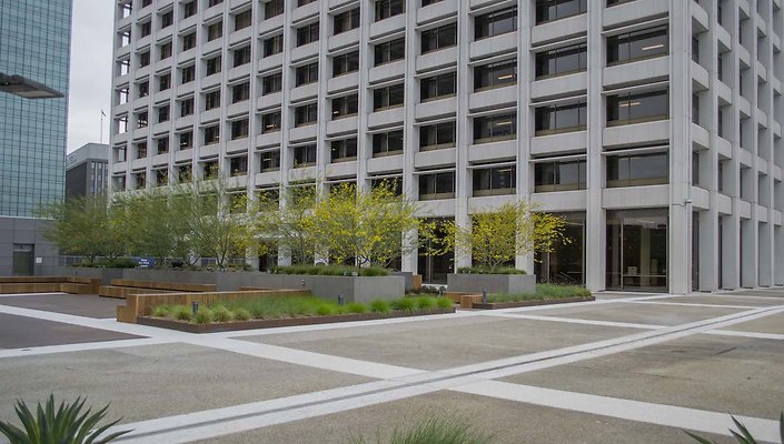 Union-Bank-Plaza-Plaza-016