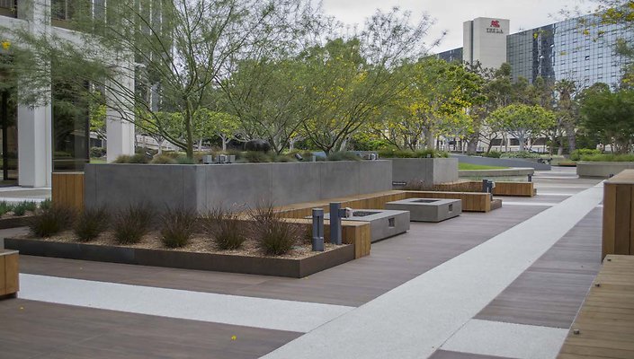 Union-Bank-Plaza-Plaza-023