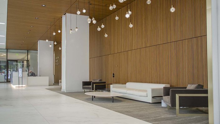 Union-Bank-Plaza-Lobby-038