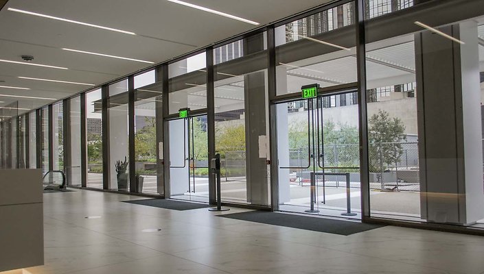 Union-Bank-Plaza-Lobby-004