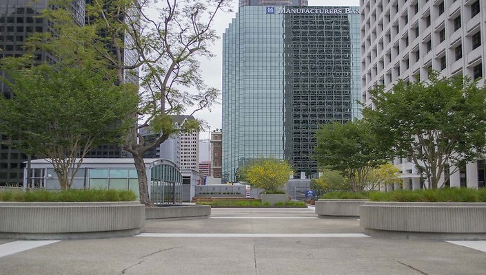 Union-Bank-Plaza-Plaza-040