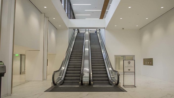 Union-Bank-Plaza-Lobby-027