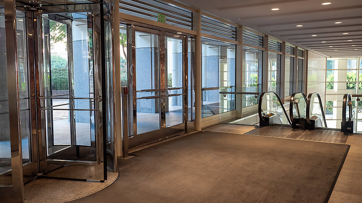 777Tower Lobby-31