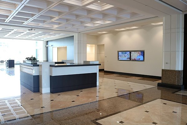 700 Lobby - Clover (20)