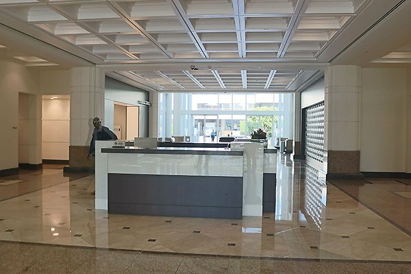 700 Lobby - Clover (12)