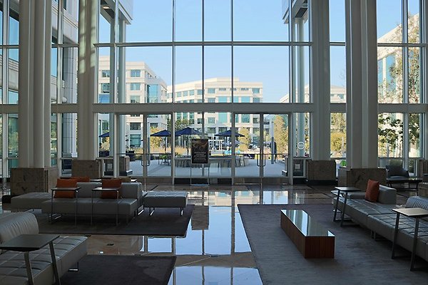 600 Lobby - 26th Street (29)