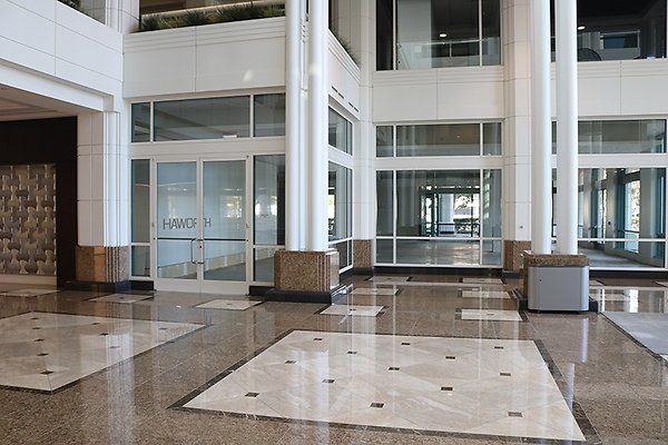 700 Lobby - Clover (16)