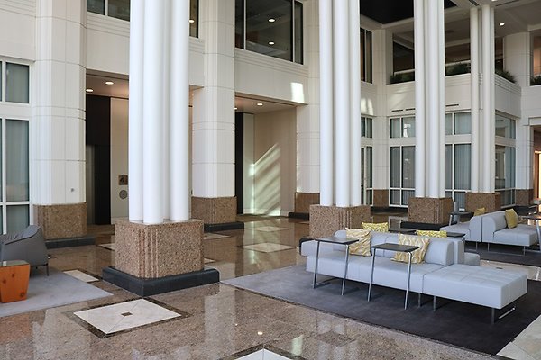 700 Lobby - Clover (15)