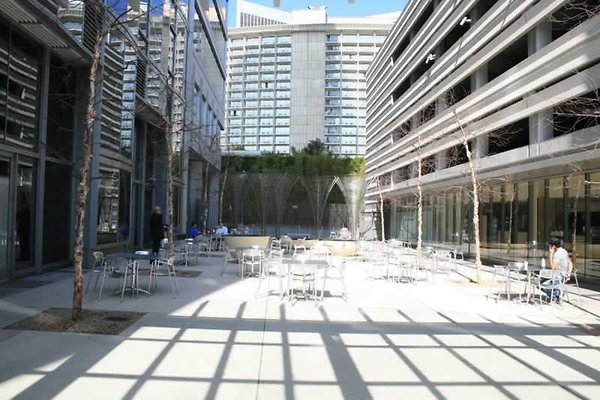 03 Courtyard (2)