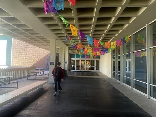 Valencia - CalArts College Library