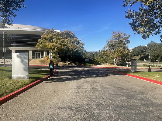 Santa Clarita - College of the Canyons Library