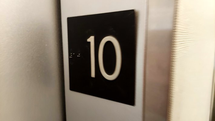 113058