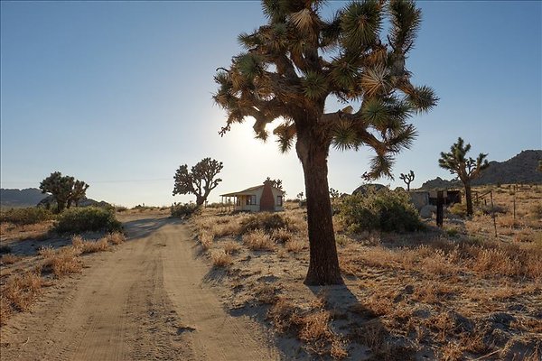 Lake Los Angeles - Rocky Buttes Movie Ranch - 254 - Plan It Locations