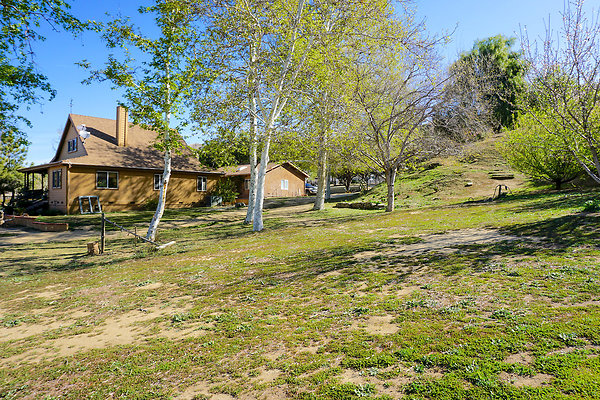Clarita Cabin 40