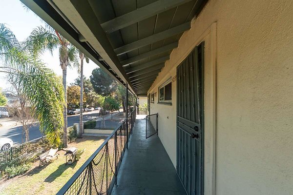 13914 balcony 2