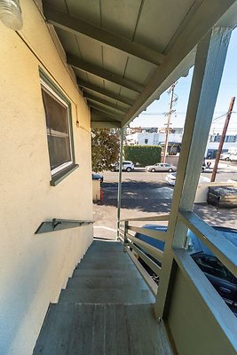 13914 balcony 7