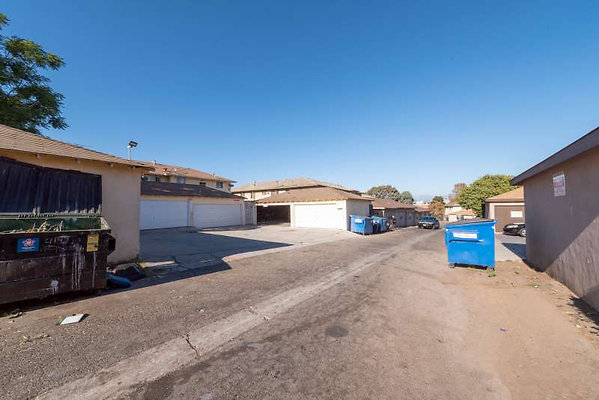 11806 garage 4