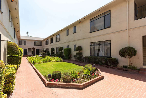 12415 courtyard 10