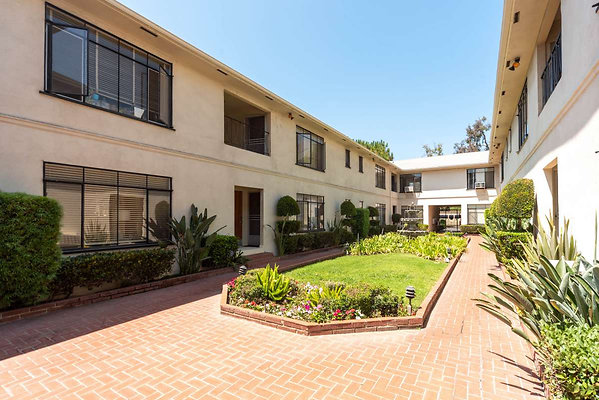 12415 courtyard 4