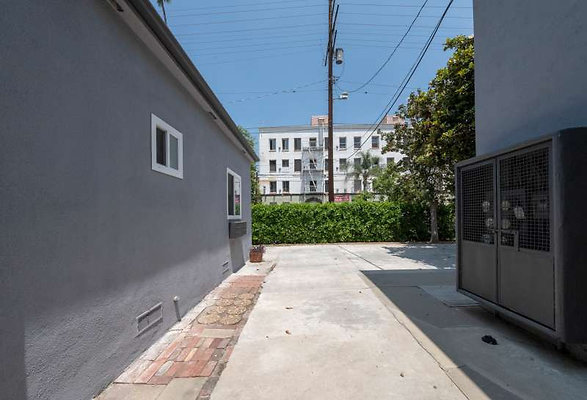 11624 apt 32