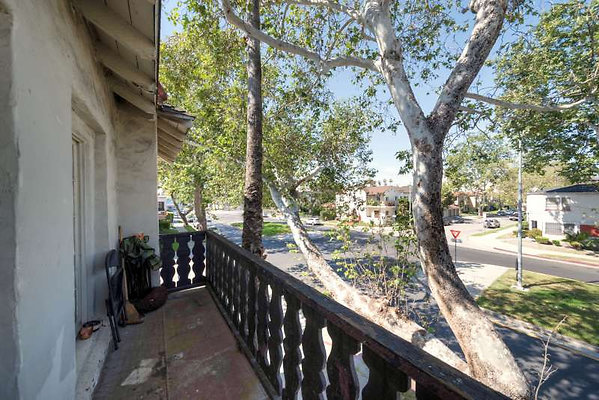 10972 balcony 3