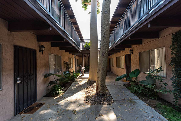 12414 courtyard 2