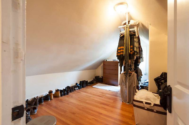 10228 closet 2