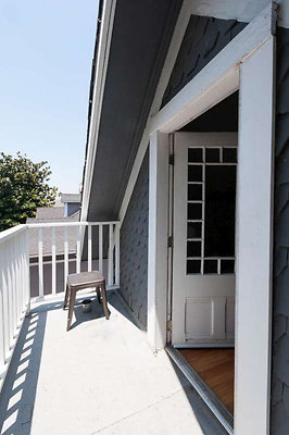 10228 balcony 1