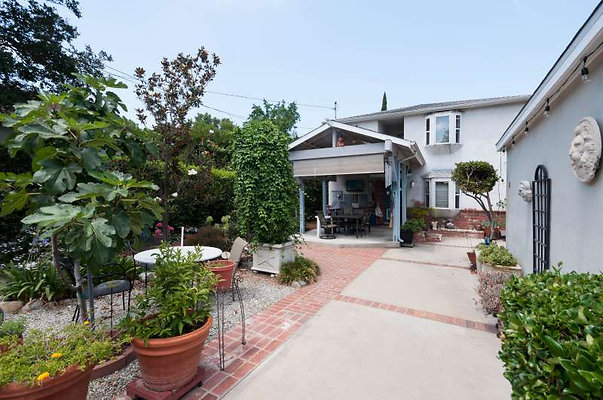 10607 patio 4