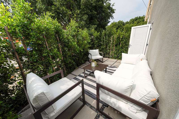 10997 patio 2
