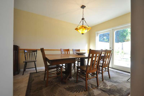 9392 dining 3