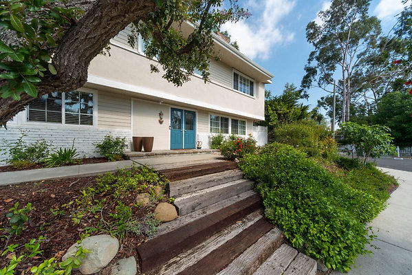 Woodland Hills - Cast - 12714