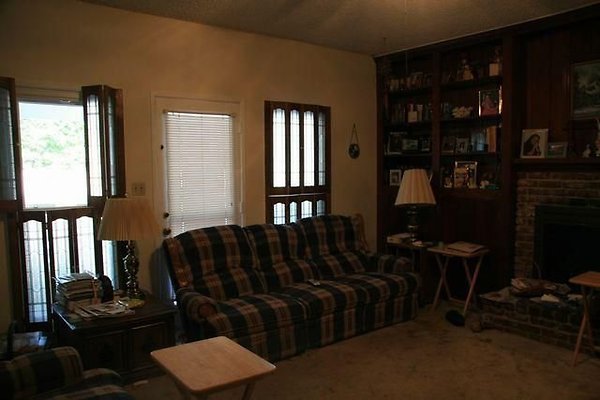 UNIVERSAL-7023-NHILLS-18