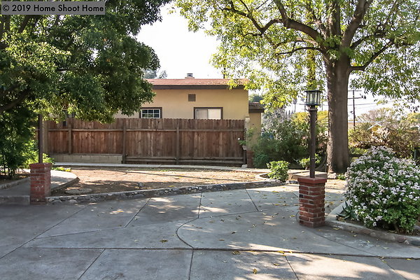 60front-yard-side-view-reverse