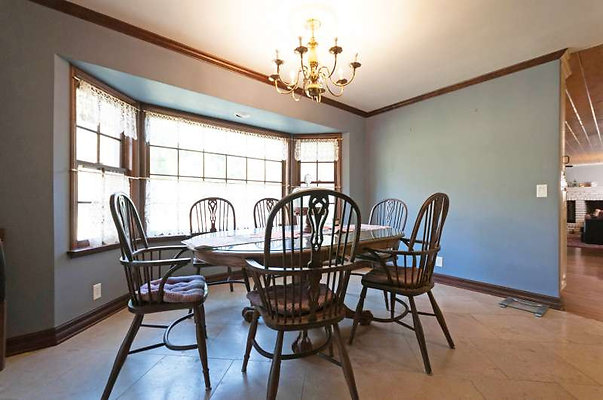 10822 dining 3