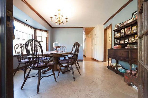 10822 dining 1