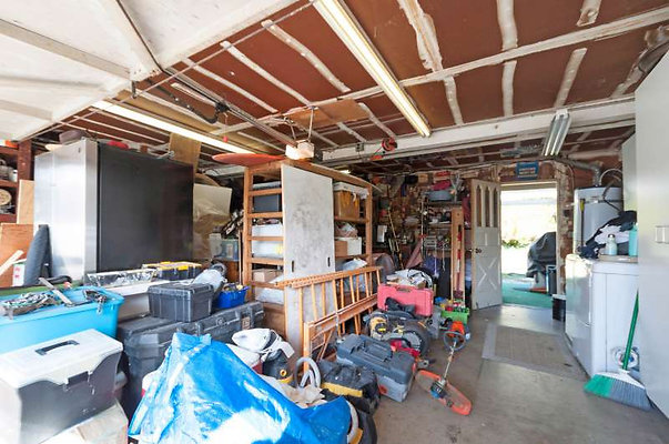 10822 garage 1