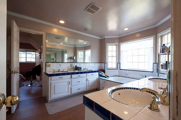 10822 bath 1