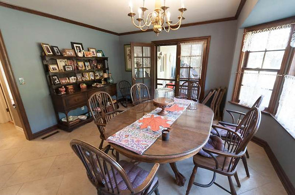 10822 dining 4