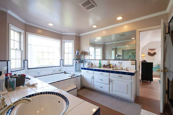 10822 bath 2
