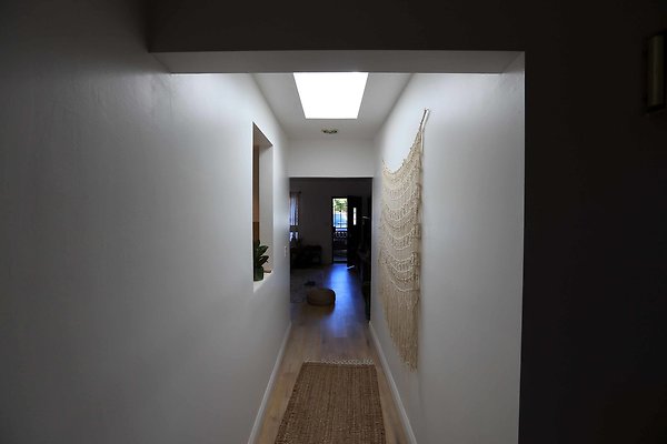 452A Hallway2 0057