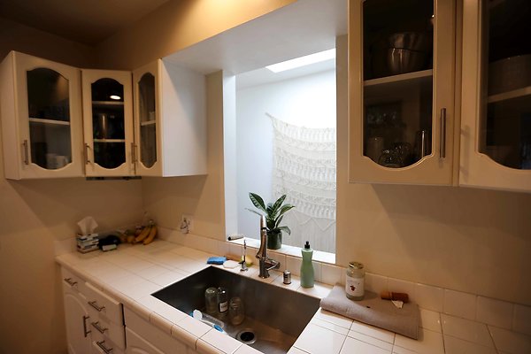 452A Kitchen 0049